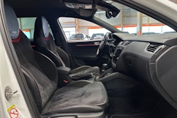 valkoinen Skoda Octavia 2018 kuva 13.