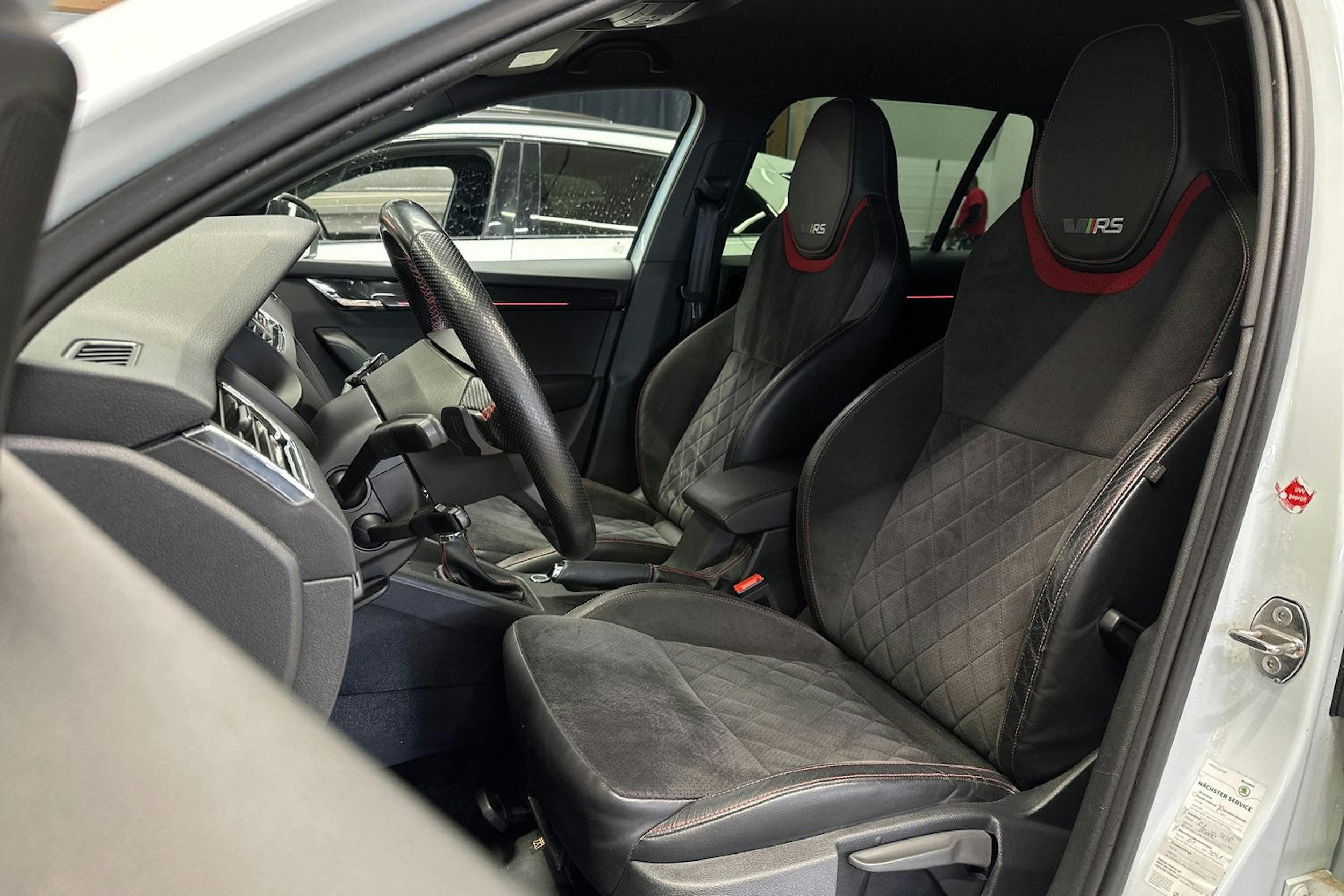 valkoinen Skoda Octavia 2018 kuva 15.