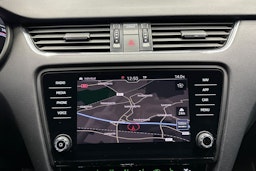 valkoinen Skoda Octavia 2018 kuva 18.