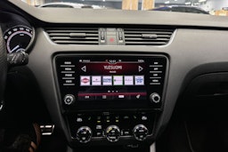 valkoinen Skoda Octavia 2018 kuva 23.