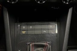 valkoinen Skoda Octavia 2018 kuva 24.