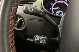 valkoinen Skoda Octavia 2018 kuva 28.