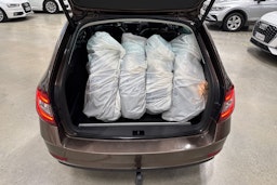 Ruskea (beige) Skoda OCTAVIA 2018 kuva 14.