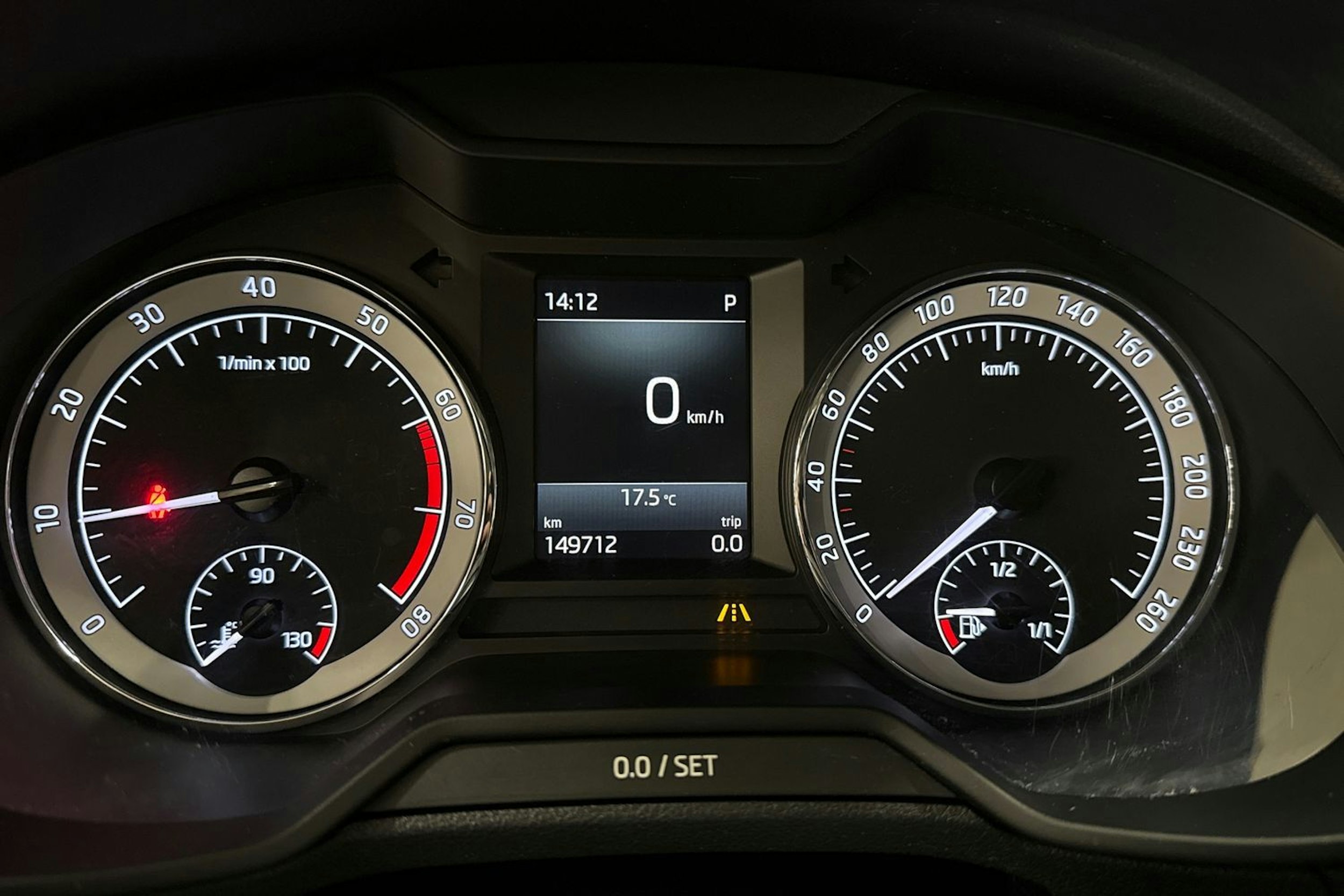 Ruskea (beige) Skoda OCTAVIA 2018 kuva 18.