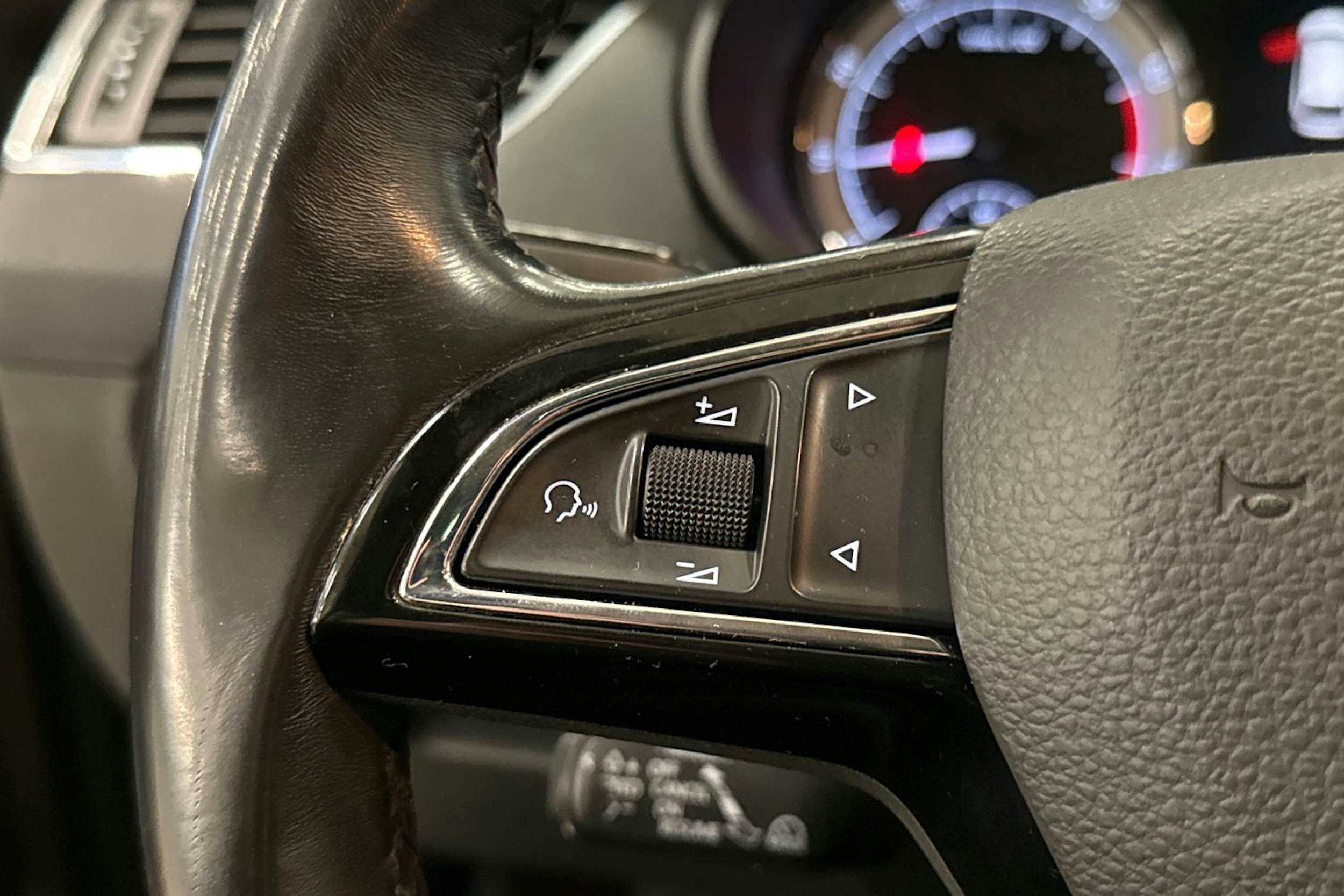 Ruskea (beige) Skoda OCTAVIA 2018 kuva 20.