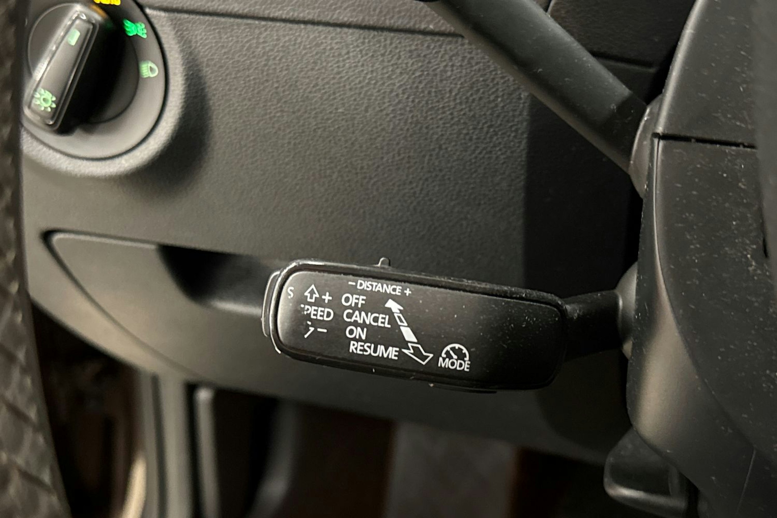 Ruskea (beige) Skoda OCTAVIA 2018 kuva 22.