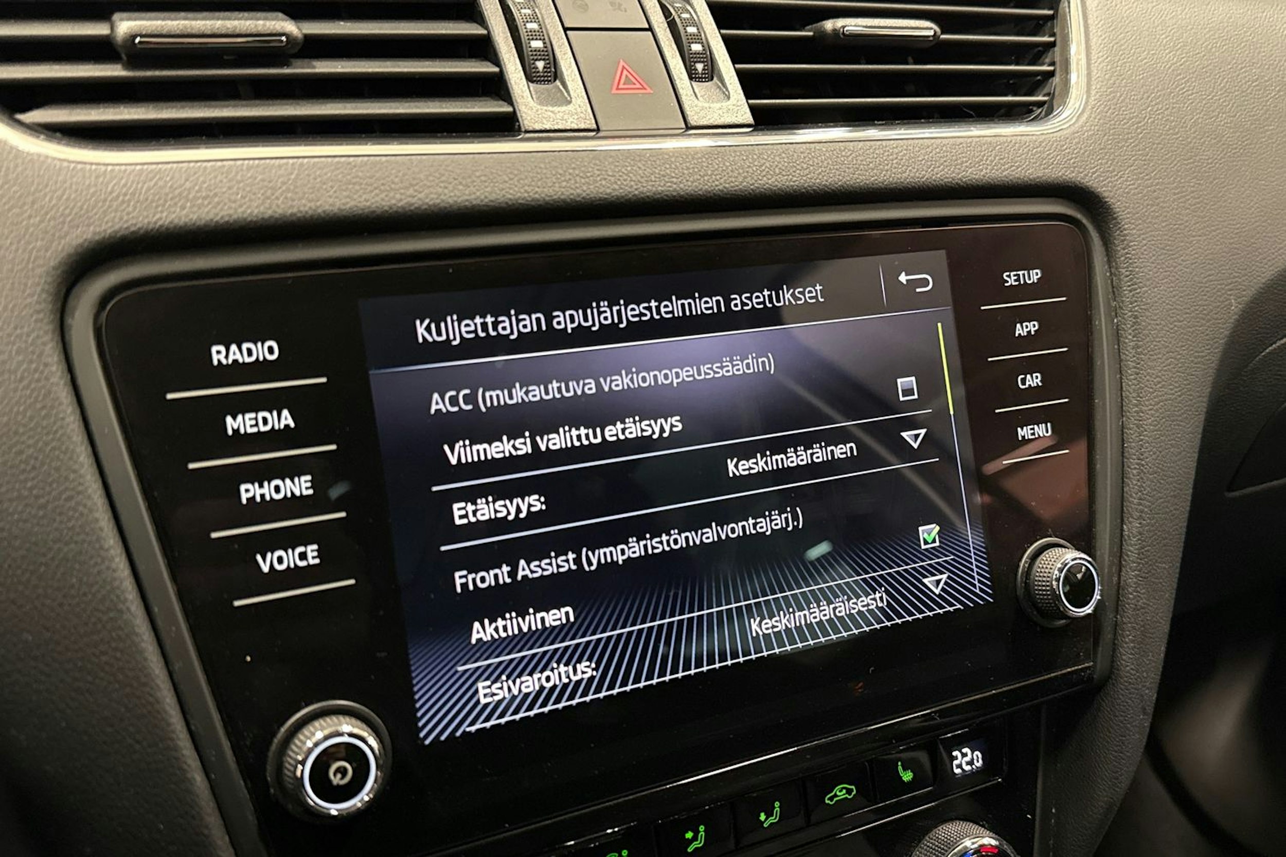 Ruskea (beige) Skoda OCTAVIA 2018 kuva 25.