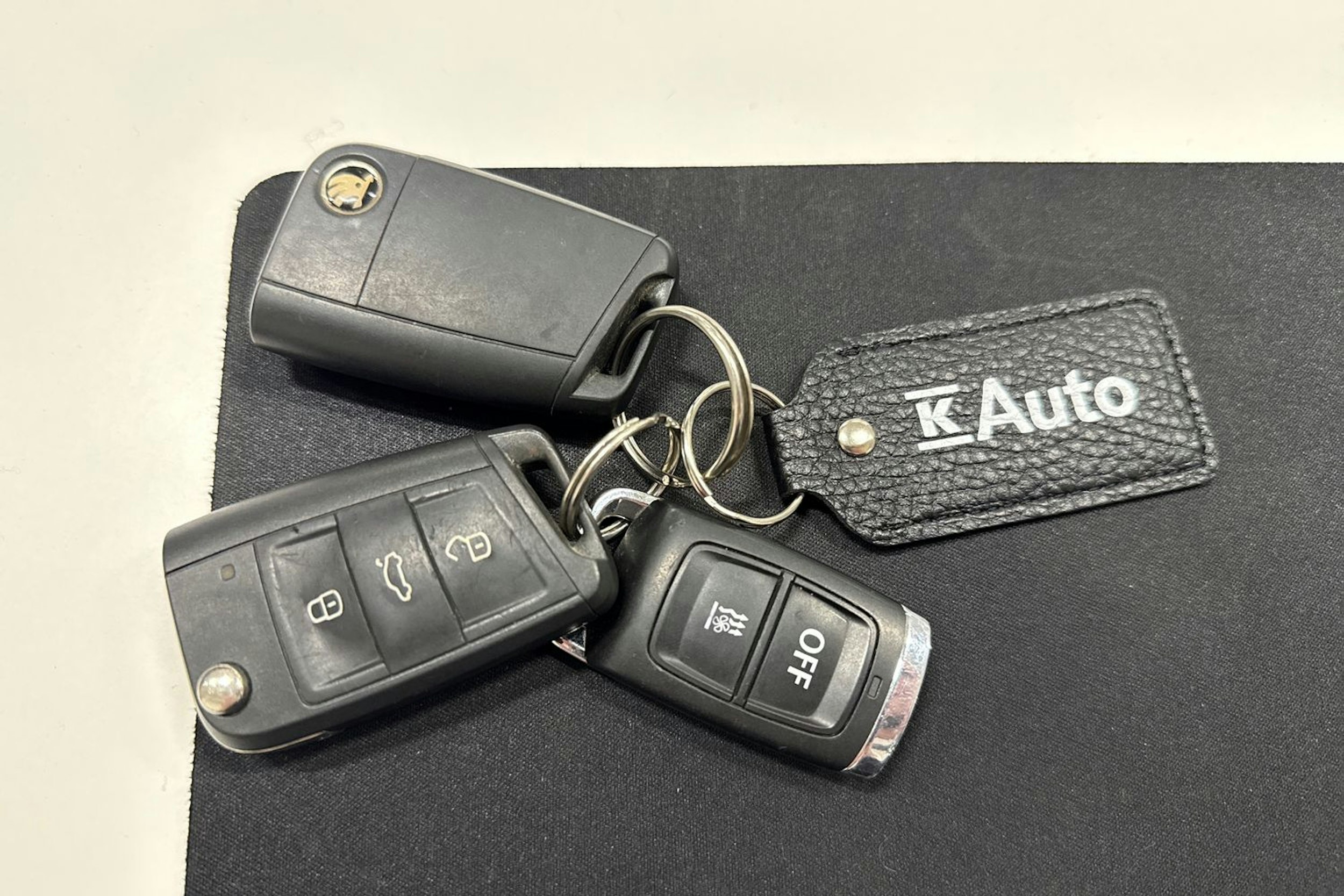 Ruskea (beige) Skoda OCTAVIA 2018 kuva 31.