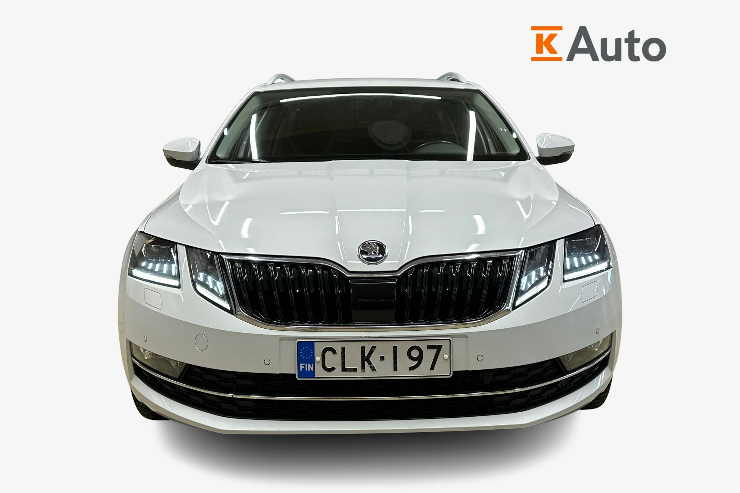 valkoinen Skoda Octavia 2018 kuva 4.