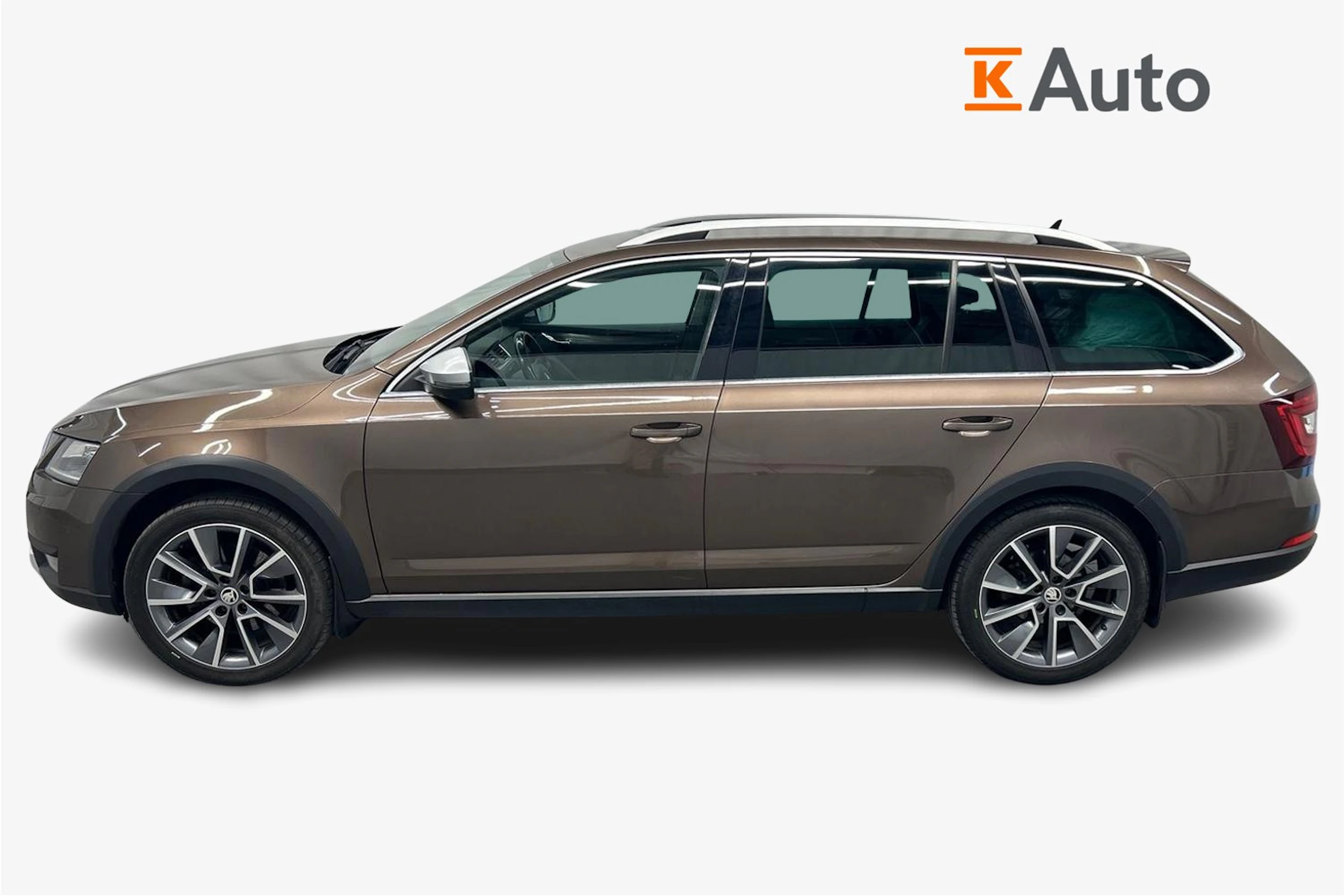 ruskea (beige) Skoda Octavia 2018 kuva 5.