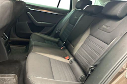 ruskea (beige) Skoda Octavia 2018 kuva 8.