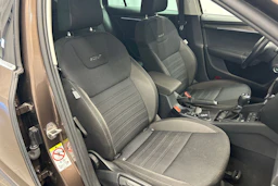 ruskea (beige) Skoda Octavia 2018 kuva 11.