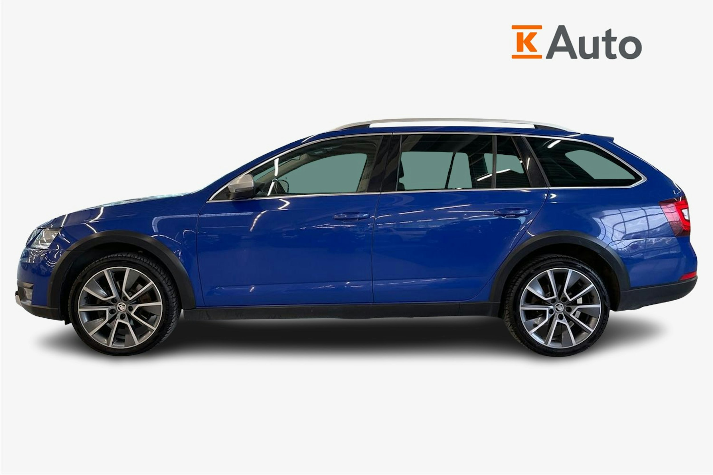 Sininen Skoda OCTAVIA 2018 kuva 6.