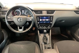 Sininen Skoda OCTAVIA 2018 kuva 9.