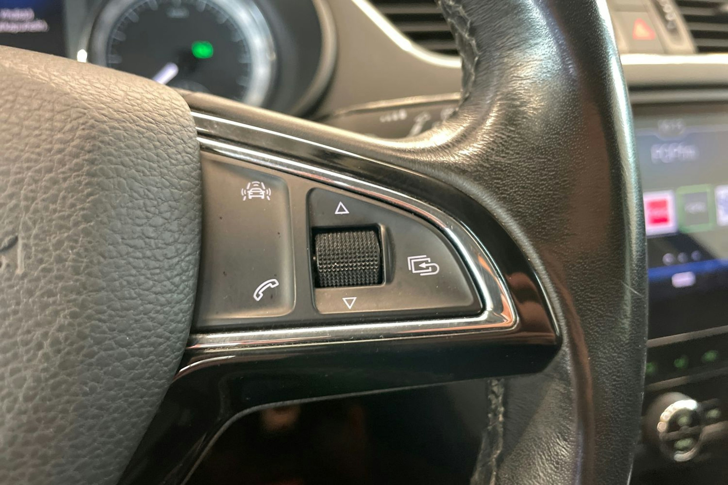 Sininen Skoda OCTAVIA 2018 kuva 15.