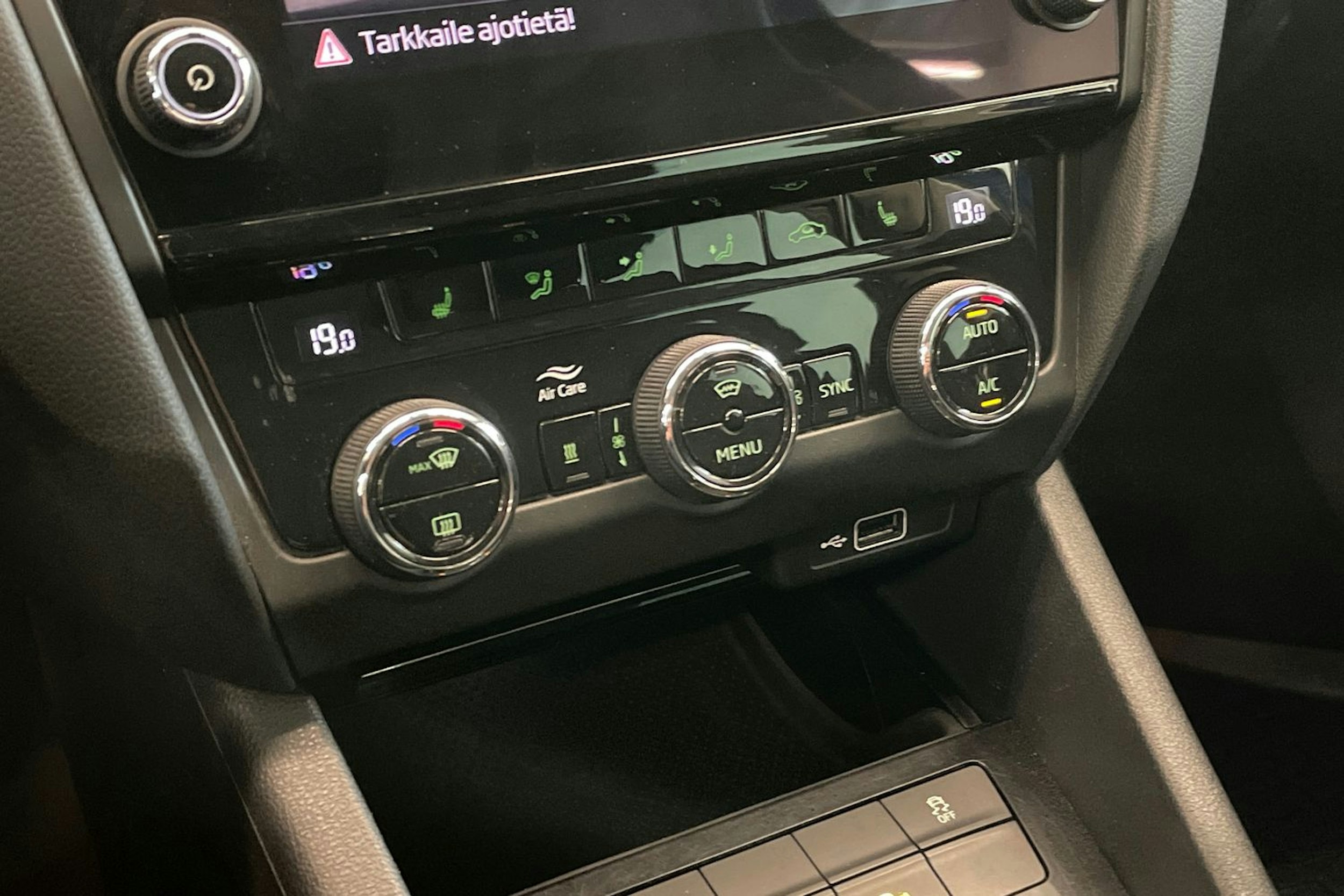 Sininen Skoda OCTAVIA 2018 kuva 20.