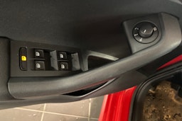 punainen Skoda Octavia 2018 kuva 16.