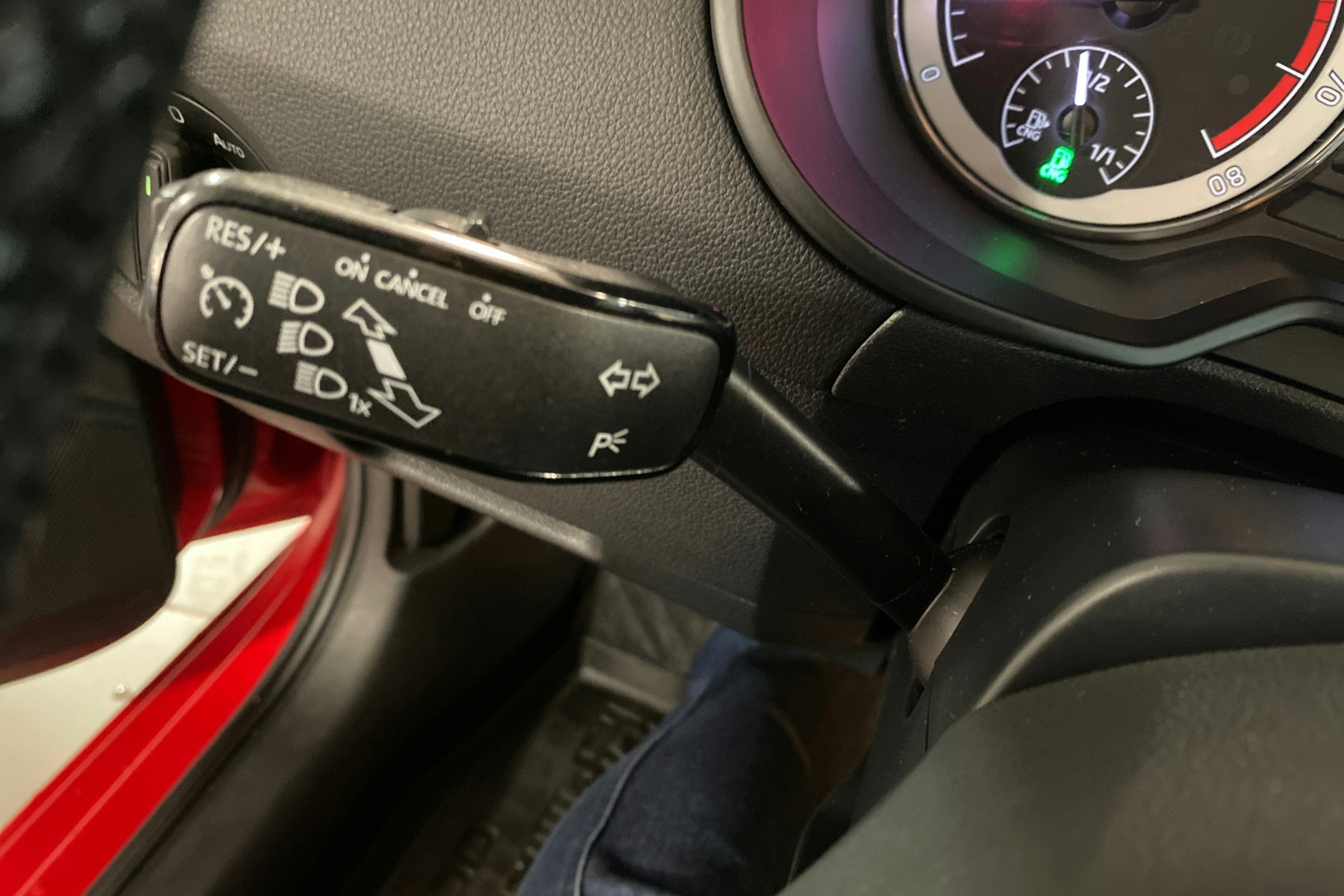 punainen Skoda Octavia 2018 kuva 17.