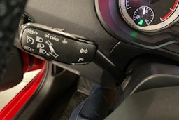punainen Skoda Octavia 2018 kuva 17.