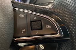 punainen Skoda Octavia 2018 kuva 18.
