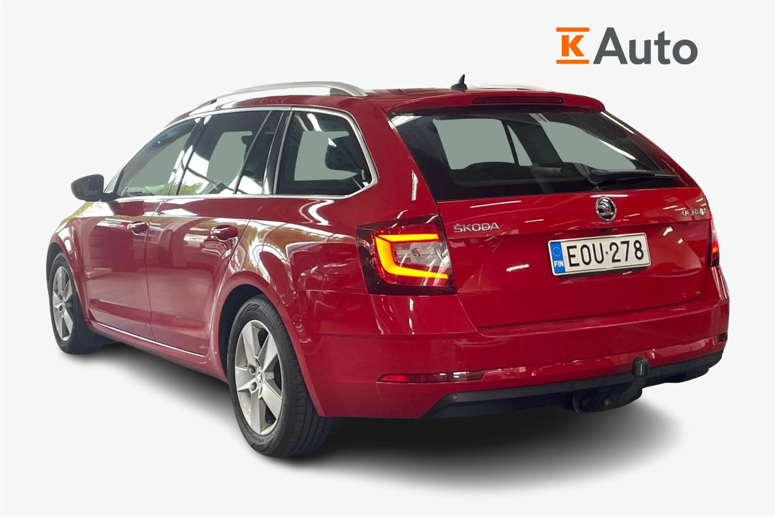 Punainen Skoda OCTAVIA 2018 kuva 2.