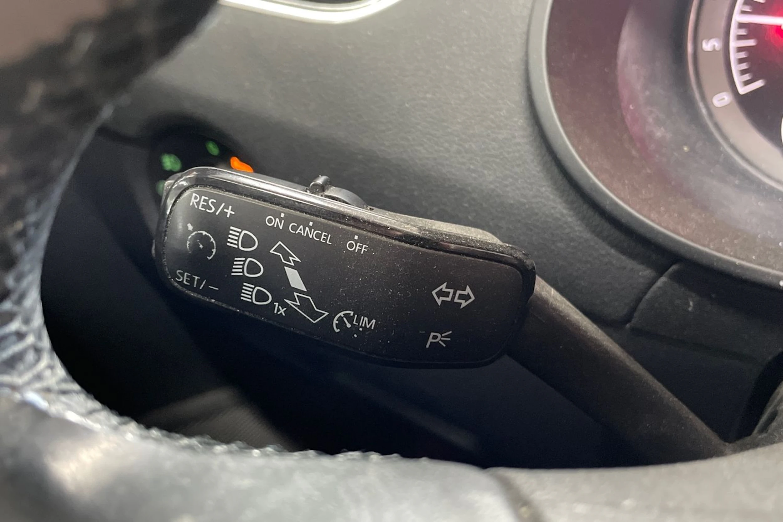 Punainen Skoda OCTAVIA 2018 kuva 6.