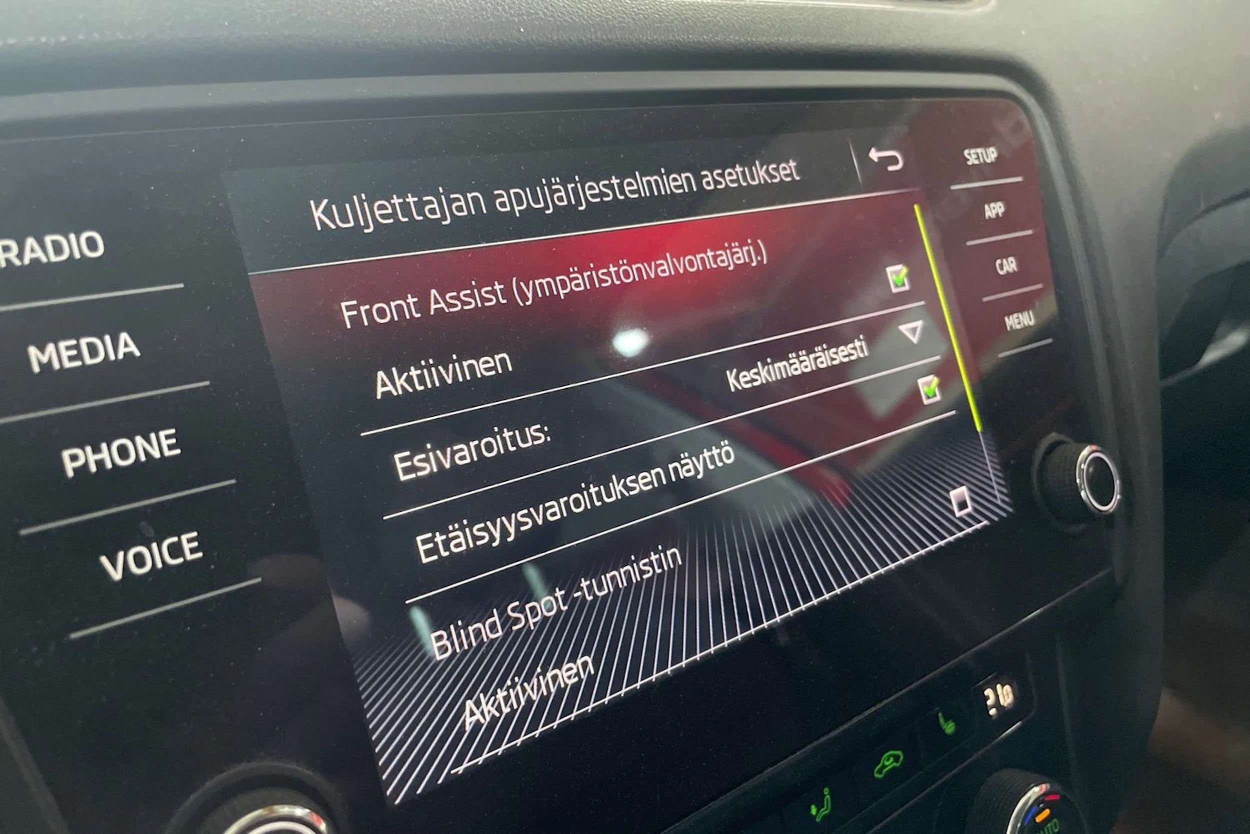 Punainen Skoda OCTAVIA 2018 kuva 9.