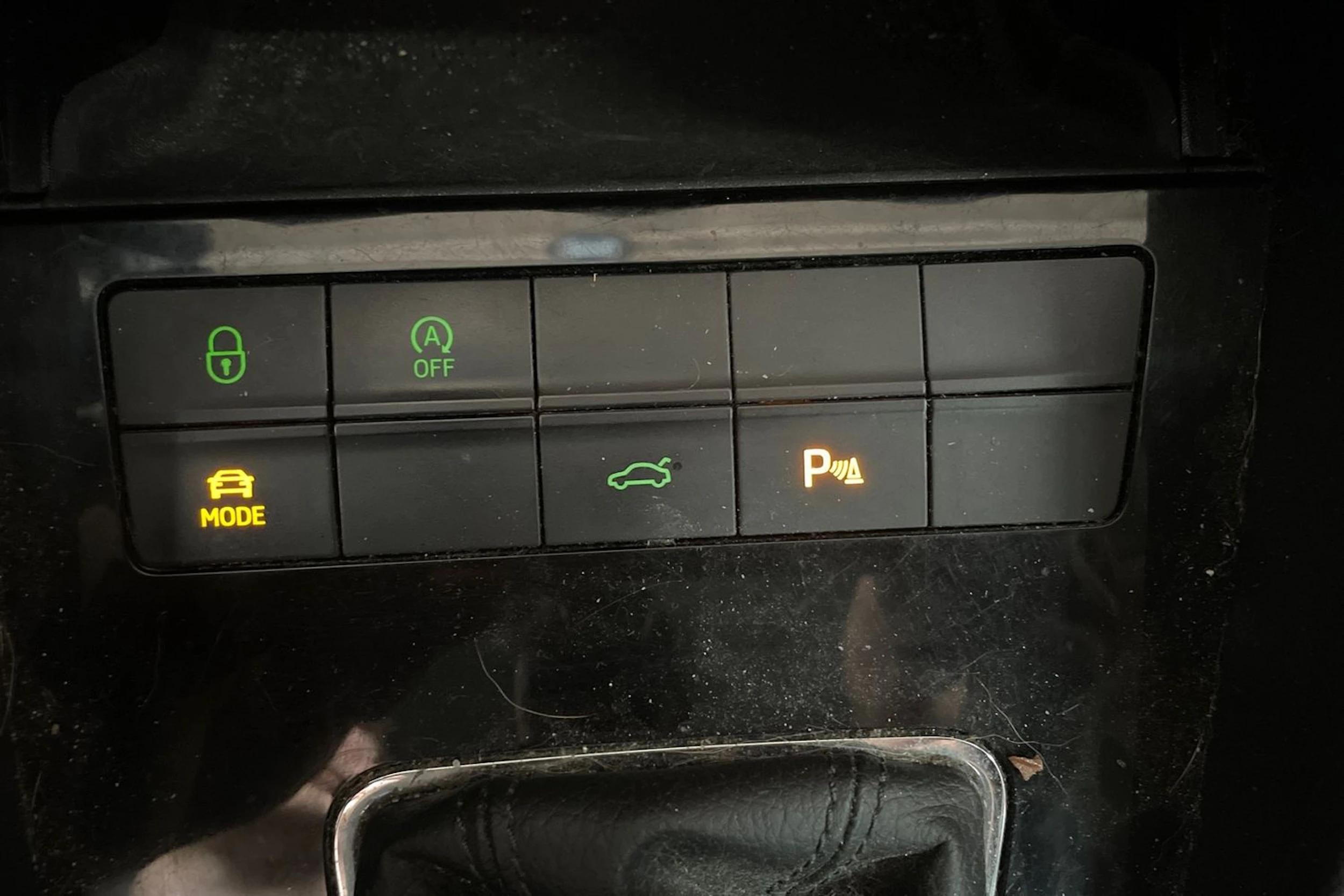 Punainen Skoda OCTAVIA 2018 kuva 11.