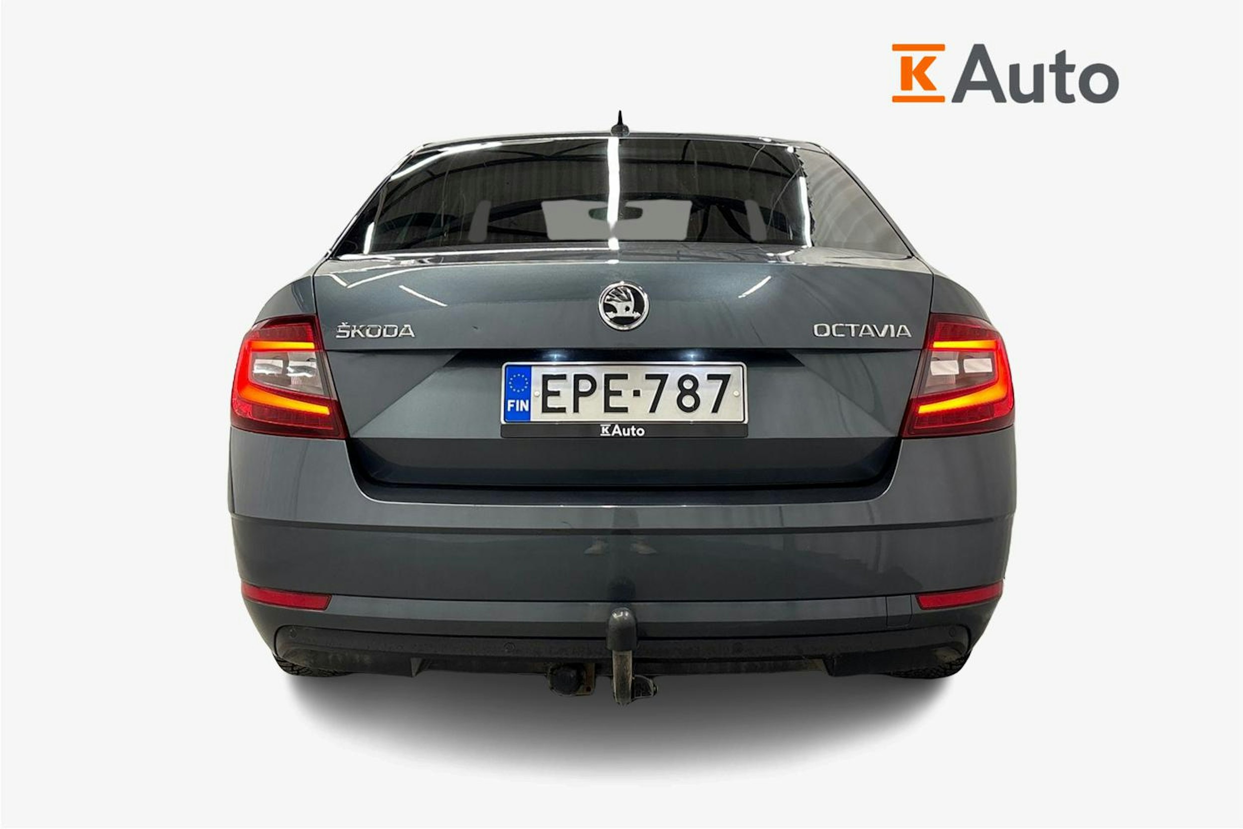 harmaa Skoda Octavia 2018 kuva 3.