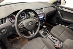 harmaa Skoda Octavia 2018 kuva 7.