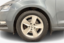 harmaa Skoda Octavia 2018 kuva 11.