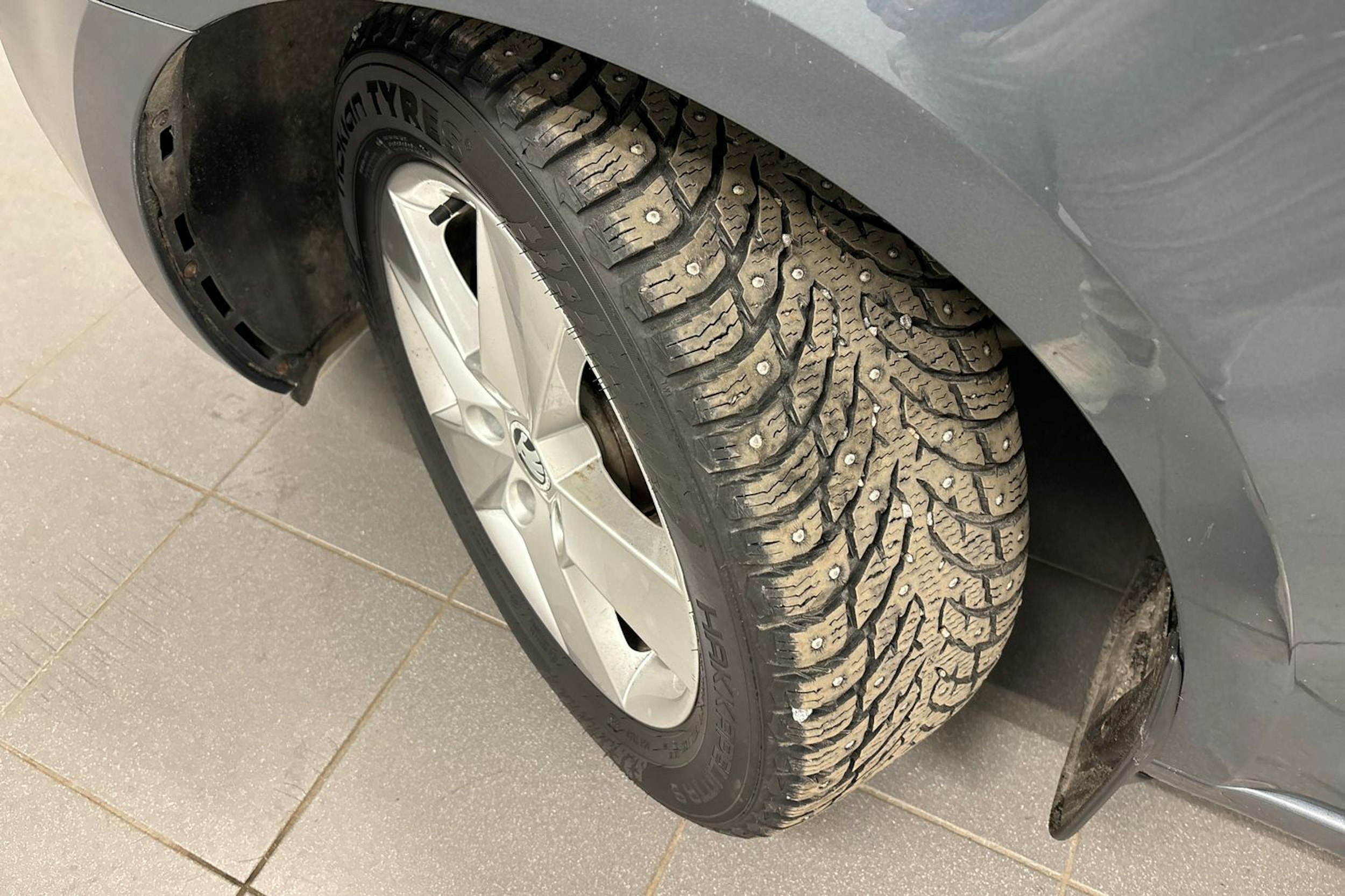 harmaa Skoda Octavia 2018 kuva 13.