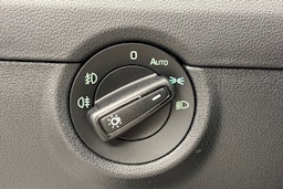 harmaa Skoda Octavia 2018 kuva 18.