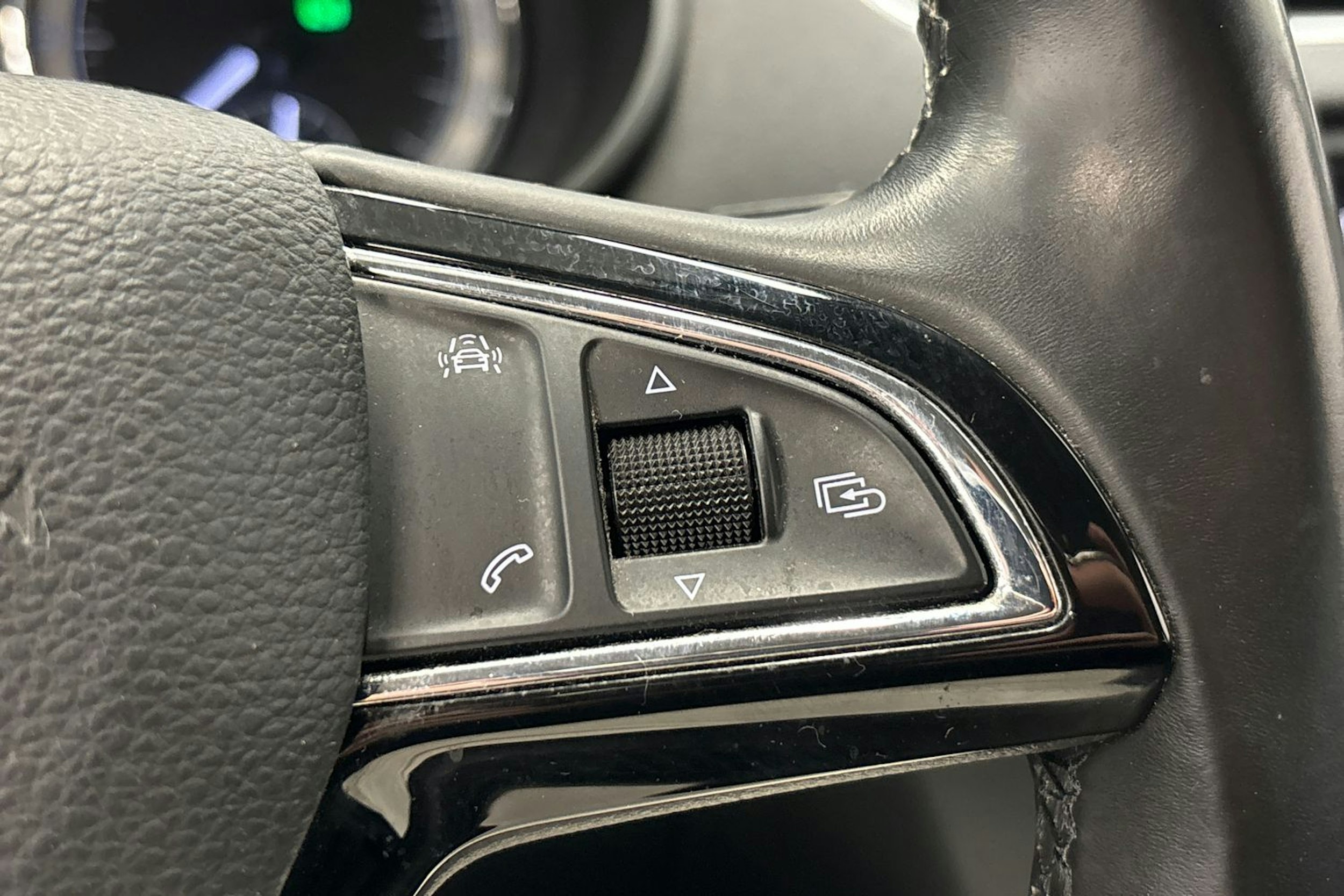 harmaa Skoda Octavia 2018 kuva 24.