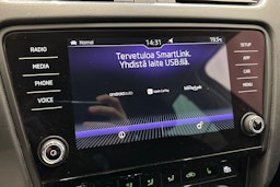 harmaa Skoda Octavia 2018 kuva 25.