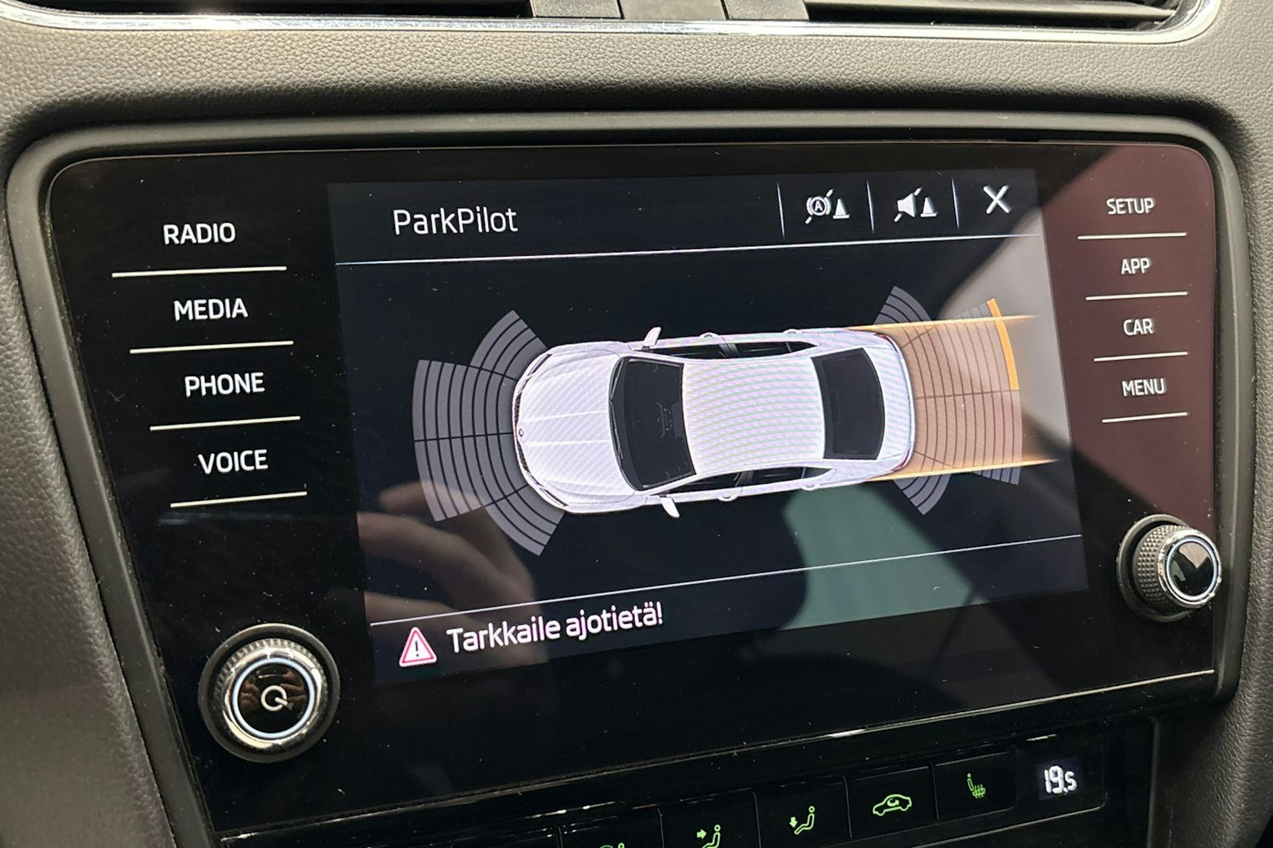 harmaa Skoda Octavia 2018 kuva 26.