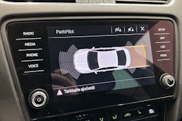 harmaa Skoda Octavia 2018 kuva 26.