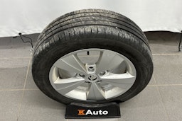 harmaa Skoda Octavia 2018 kuva 30.