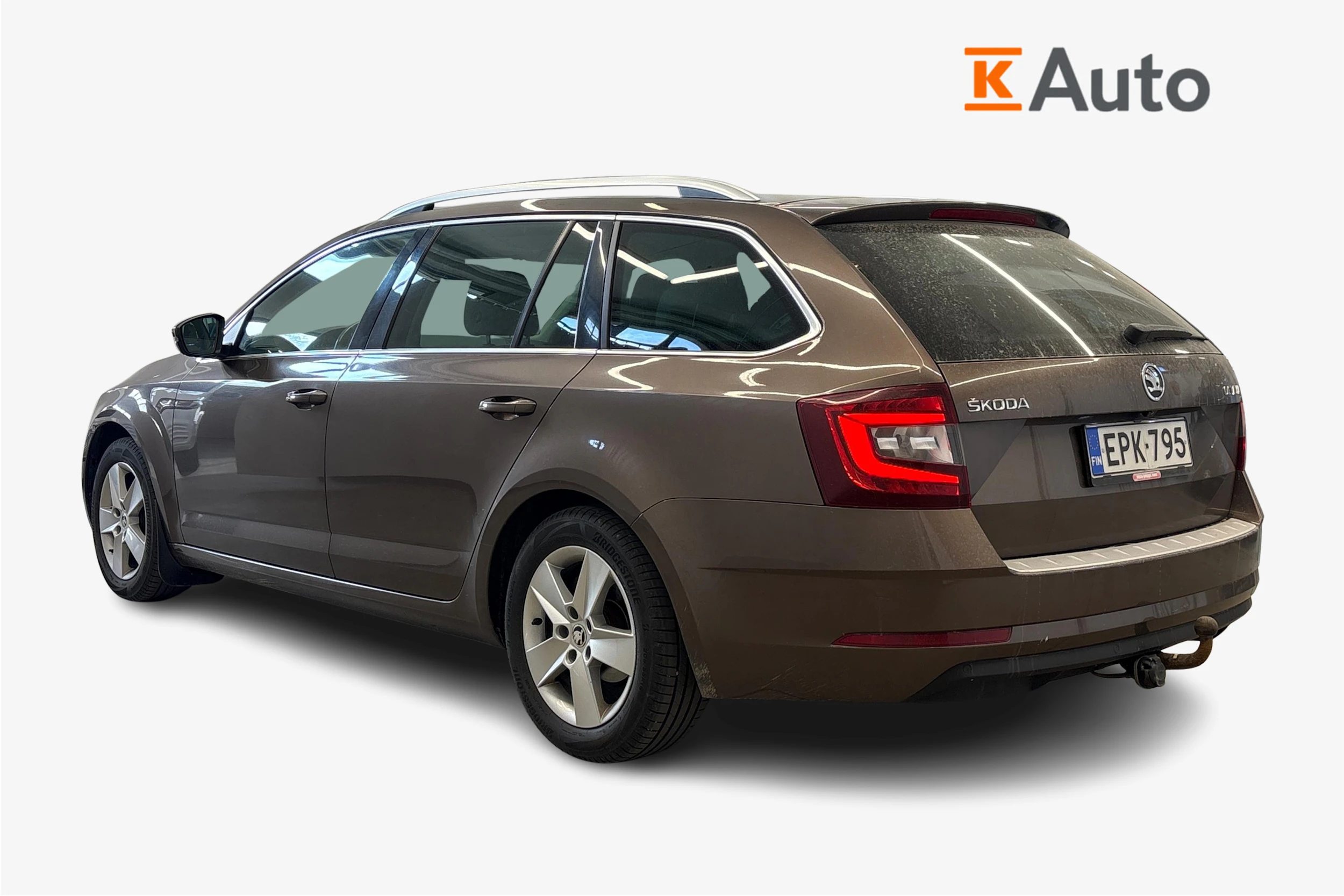 ruskea Skoda Octavia 2018 kuva 2.