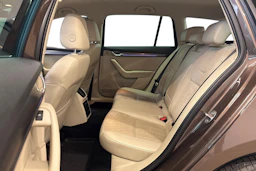 ruskea Skoda Octavia 2018 kuva 11.