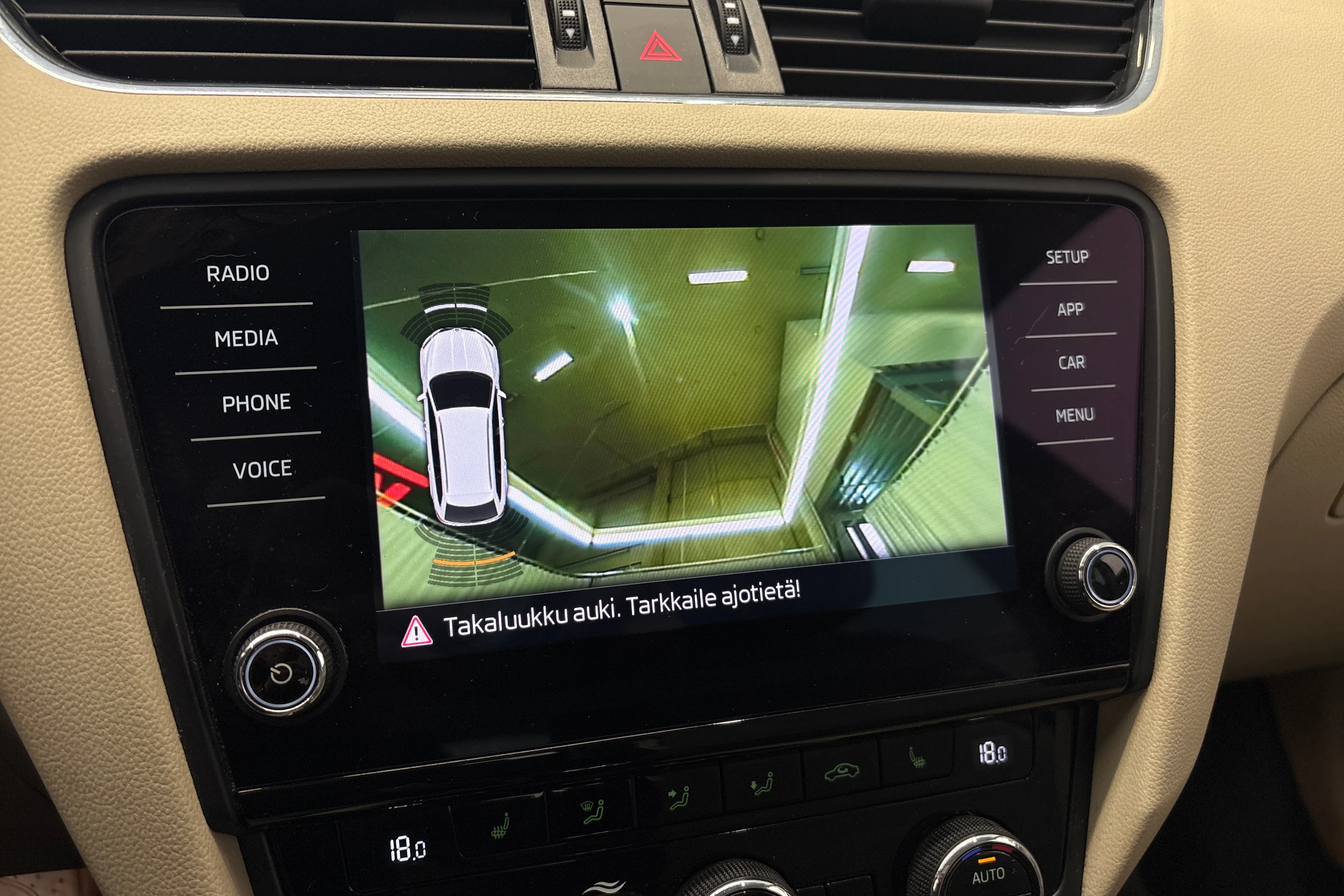 ruskea Skoda Octavia 2018 kuva 19.