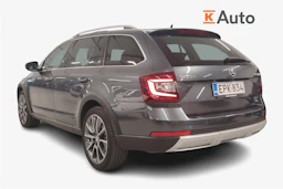 Harmaa Skoda OCTAVIA 2018 kuva 2.