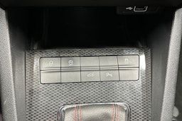 valkoinen Skoda Octavia 2018 kuva 23.