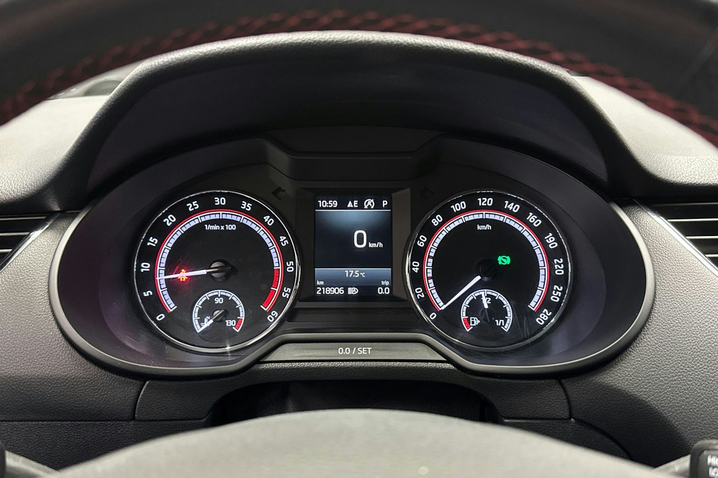valkoinen Skoda Octavia 2018 kuva 26.