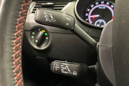 valkoinen Skoda Octavia 2018 kuva 28.