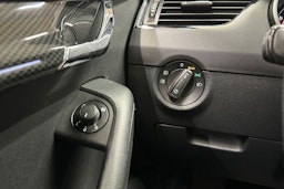 valkoinen Skoda Octavia 2018 kuva 33.