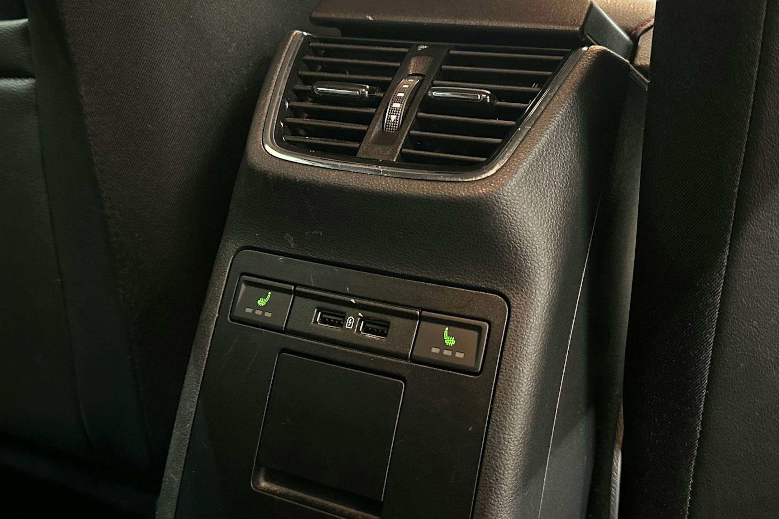 valkoinen Skoda Octavia 2018 kuva 34.