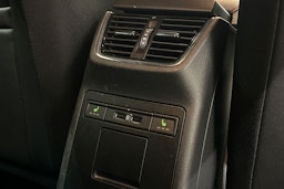 valkoinen Skoda Octavia 2018 kuva 34.