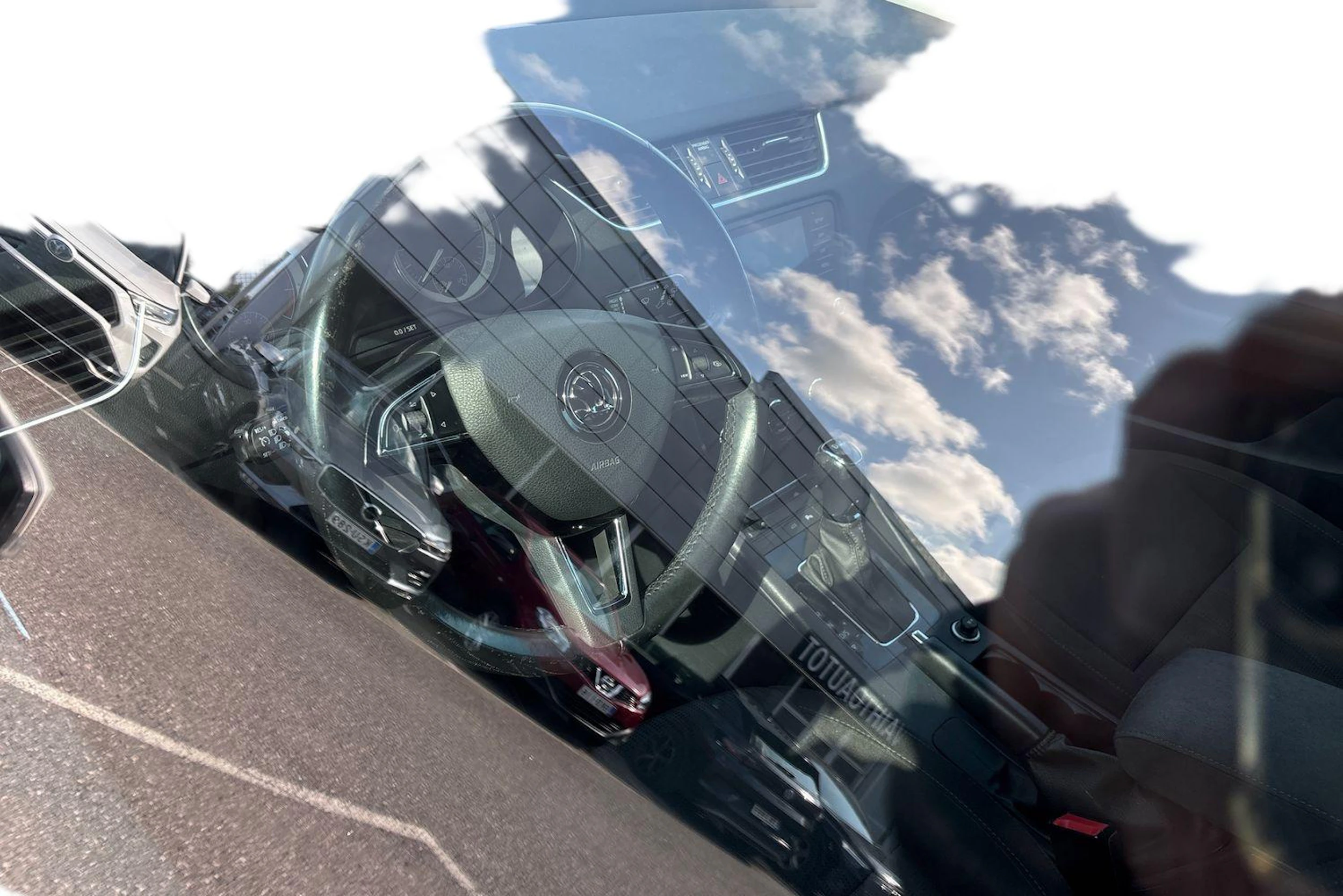 valkoinen Skoda Octavia 2018 kuva 3.