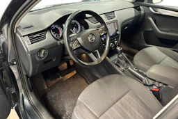 harmaa Skoda Octavia 2019 kuva 6.